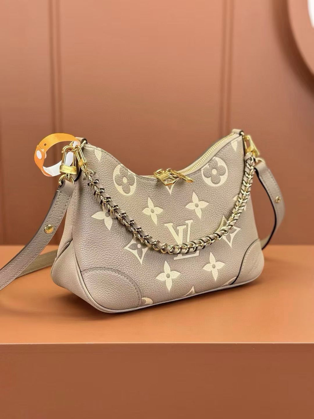 Time to buy a new bag for the New Year! 👜