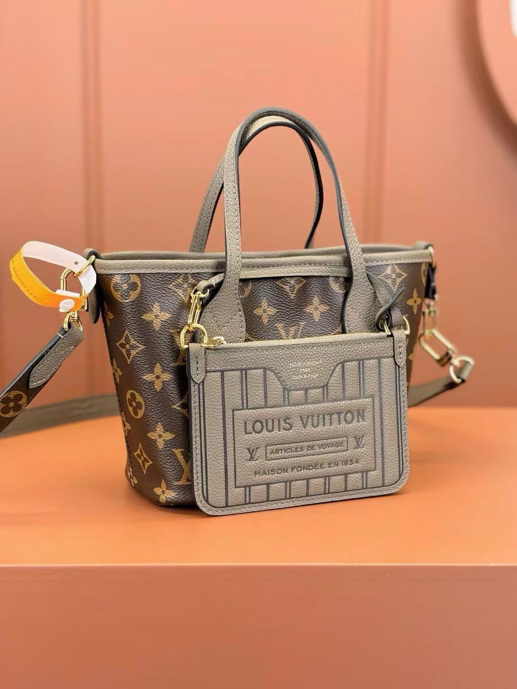Time to buy a new bag for the New Year! 👜