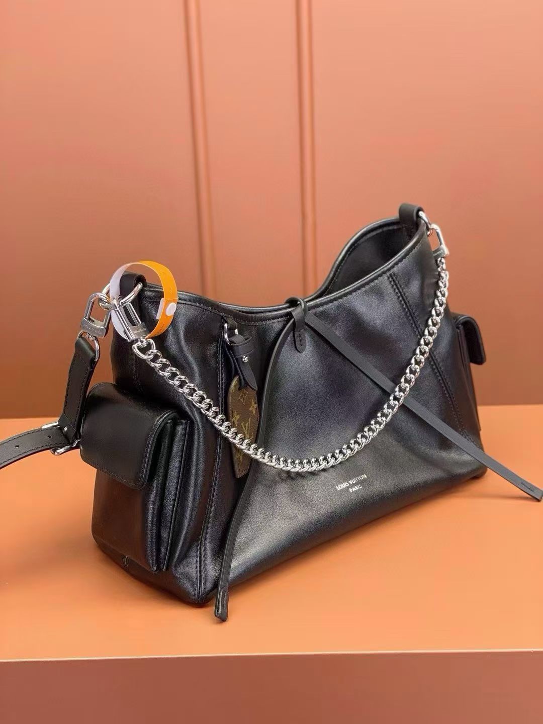 Time to buy a new bag for the New Year! 👜
