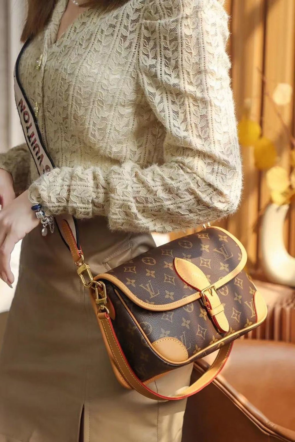 shoulder bag