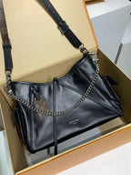 New Year, new bag 👜 Every step shines