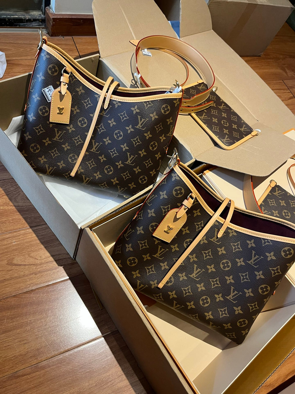◾️M46203 Authentic vs. Channel-Quality Authentic Products: I was so excited when I saw this picture! Carryall has once again created a legend both domestically and internationally.