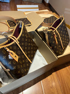 ◾️M46203 Authentic vs. Channel-Quality Authentic Products: I was so excited when I saw this picture! Carryall has once again created a legend both domestically and internationally.