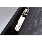 Louis Vuitton/路易威登LV 經典棋盤格手袋POCHETTE VOYAGE盥洗包手拿包Size：26cm 原廠布料材質電鍍五金款式編號：A-5605605630