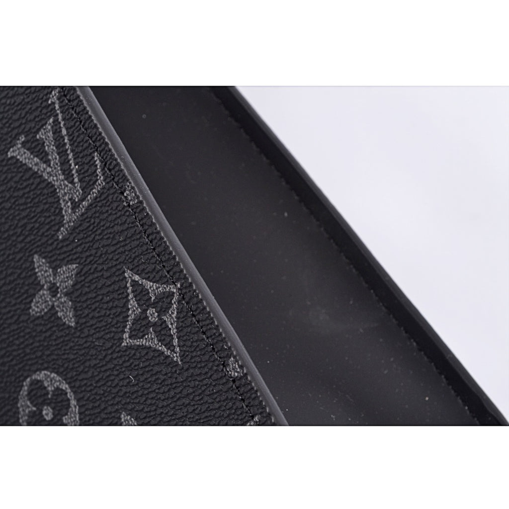 Louis Vuitton/路易威登LV 經典棋盤格手袋POCHETTE VOYAGE盥洗包手拿包Size：26cm 原廠布料材質電鍍五金款式編號：A-5605605630