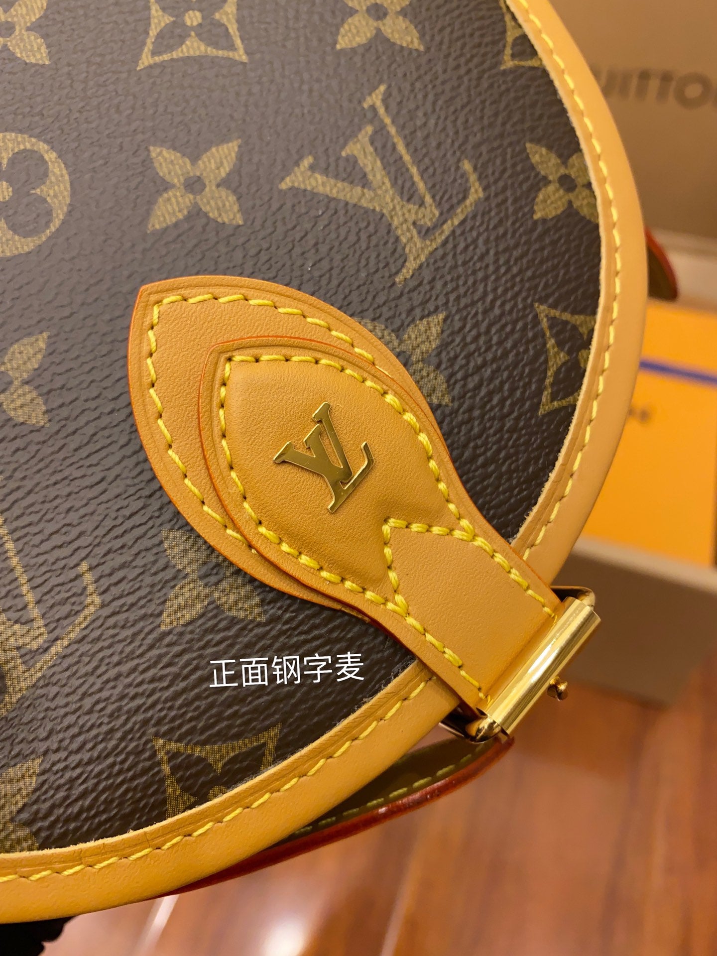 M44860特級加強版（品質提升.專櫃同步電子晶片內碼、禮品袋、保護紙、銅版電子標籤、合格證）皮料是正品代工廠意大利A級皮料（特級正品）:所謂的特級正品．是在於品質、五金、布料、手工、油邊、線、A級出品、細節品質管控，專業QC把控品質、整套包裝正品統一、拍攝圖跟產品一致丶配圖上的全套包裝.尺寸:18x15x8CM#15856