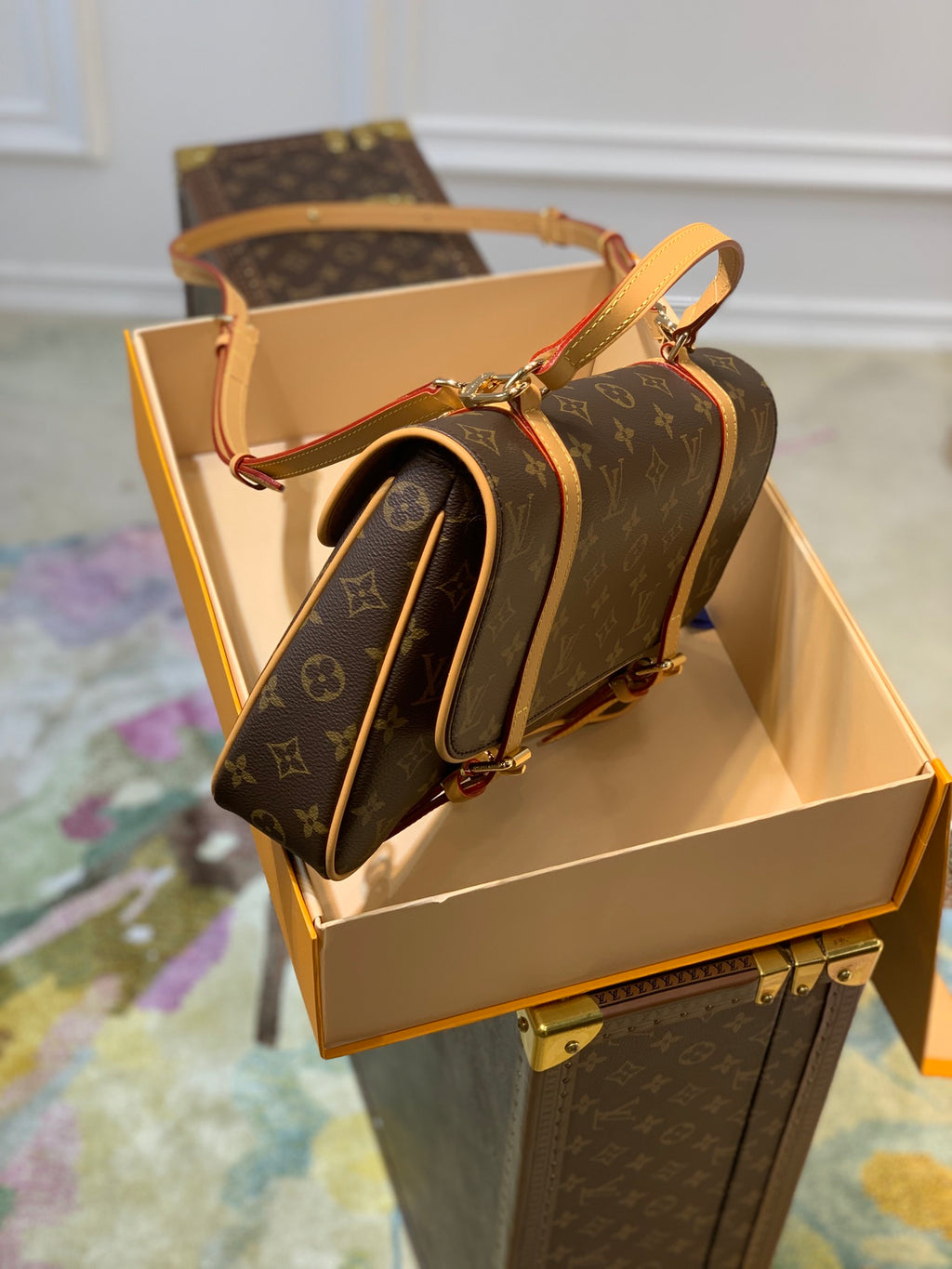 M45380老花雙肩包Marelle 中古款vintage中的變形金剛可以手提單肩斜挎雙肩超級實用多功能主要男女都適合。 值得get一隻！郵差包的鼻祖一包三種背法，可以單肩斜挎雙肩男女都適合尺寸：31 x 25 x 6 厘米#15760