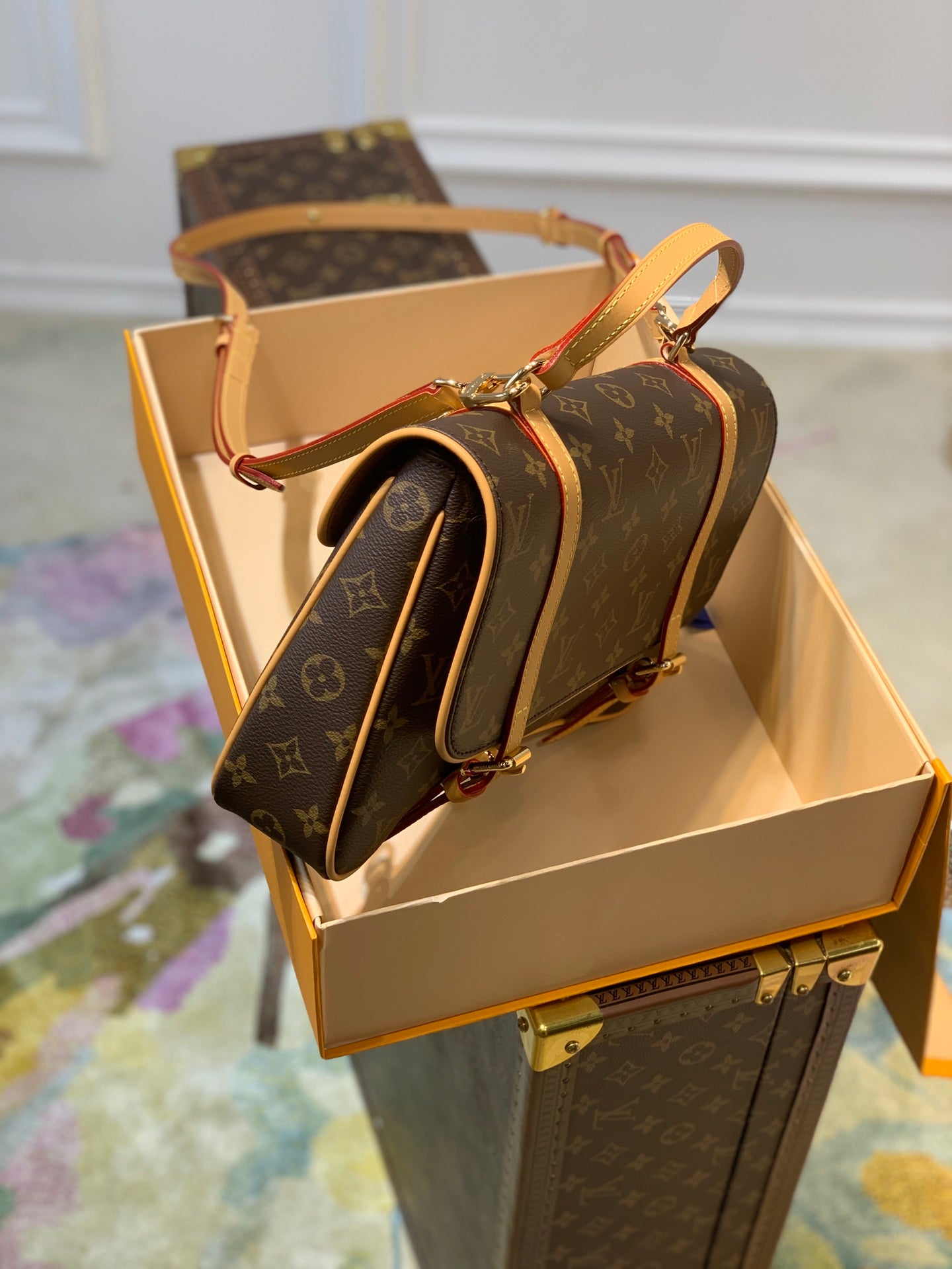 M45380老花雙肩包Marelle 中古款vintage中的變形金剛可以手提單肩斜挎雙肩超級實用多功能主要男女都適合。 值得get一隻！郵差包的鼻祖一包三種背法，可以單肩斜挎雙肩男女都適合尺寸：31 x 25 x 6 厘米#15760