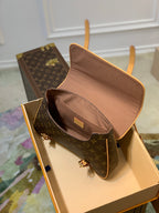M45380老花雙肩包Marelle 中古款vintage中的變形金剛可以手提單肩斜挎雙肩超級實用多功能主要男女都適合。 值得get一隻！郵差包的鼻祖一包三種背法，可以單肩斜挎雙肩男女都適合尺寸：31 x 25 x 6 厘米#15760