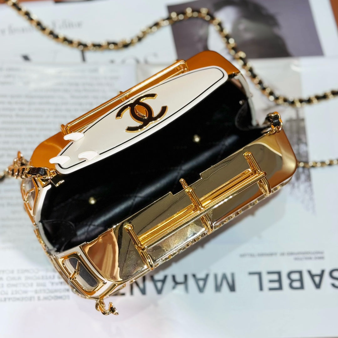 𝐂𝐡𝐚𝐧𝐞𝐥 24春夏小巴士🚐 尺寸：9.4x16x8.7（cm） 全套包裝香奈兒洛杉磯秀場限量巴士車小汽車2023-2024洛杉磯秀場限量巴士款號：AS4590