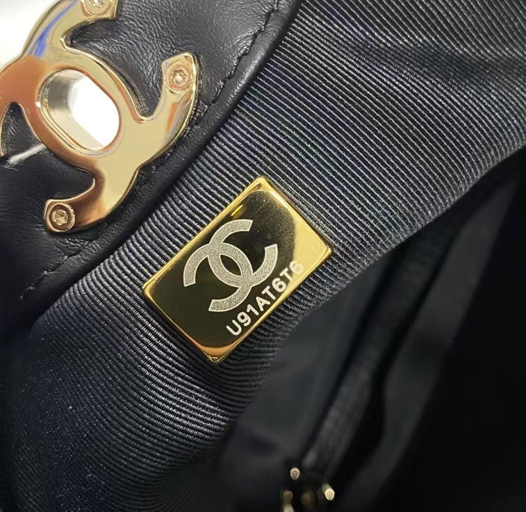 小號4133型號五年後回歸的31 bag 多加一個精緻mini尺寸，更乖巧帥氣，更日常更百搭⚠️