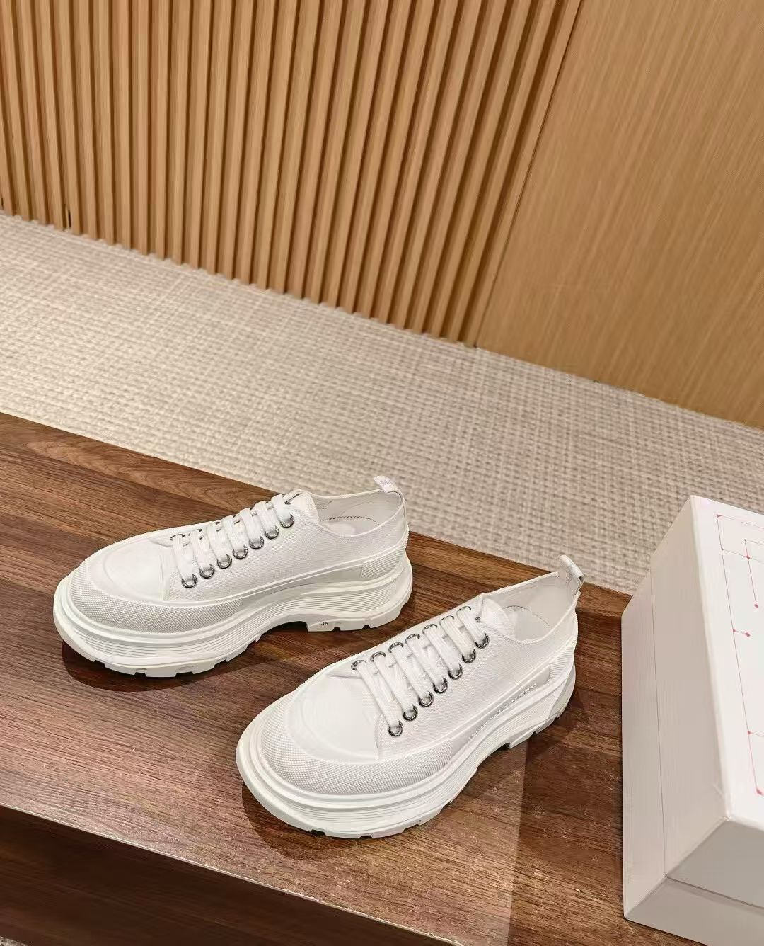 增高鞋當然穿麥昆啦