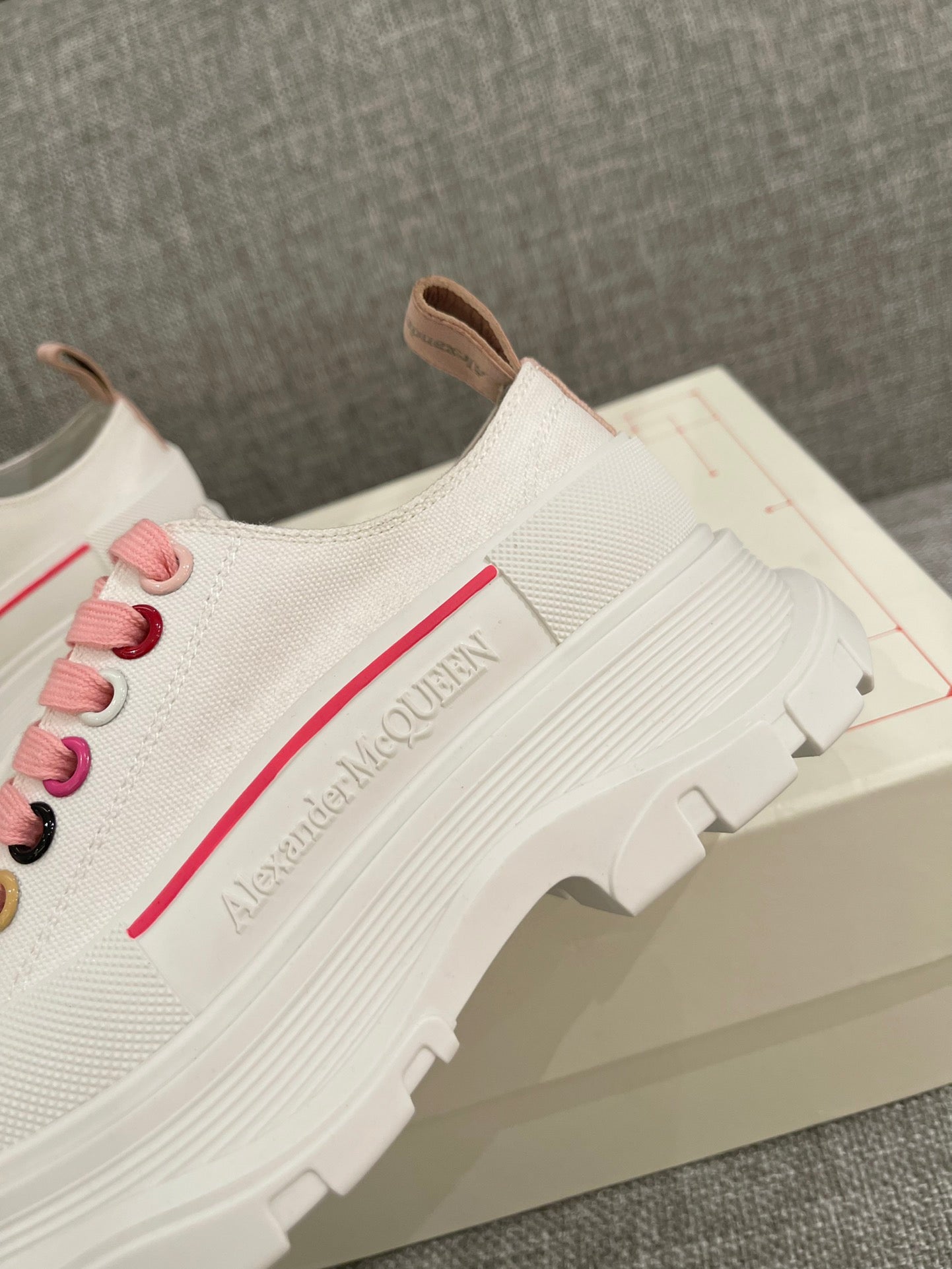 【新色高版本】 女Mcq厚底帆布休閒鞋//小羊裡//tpu橡膠組合size35-39/40不退換