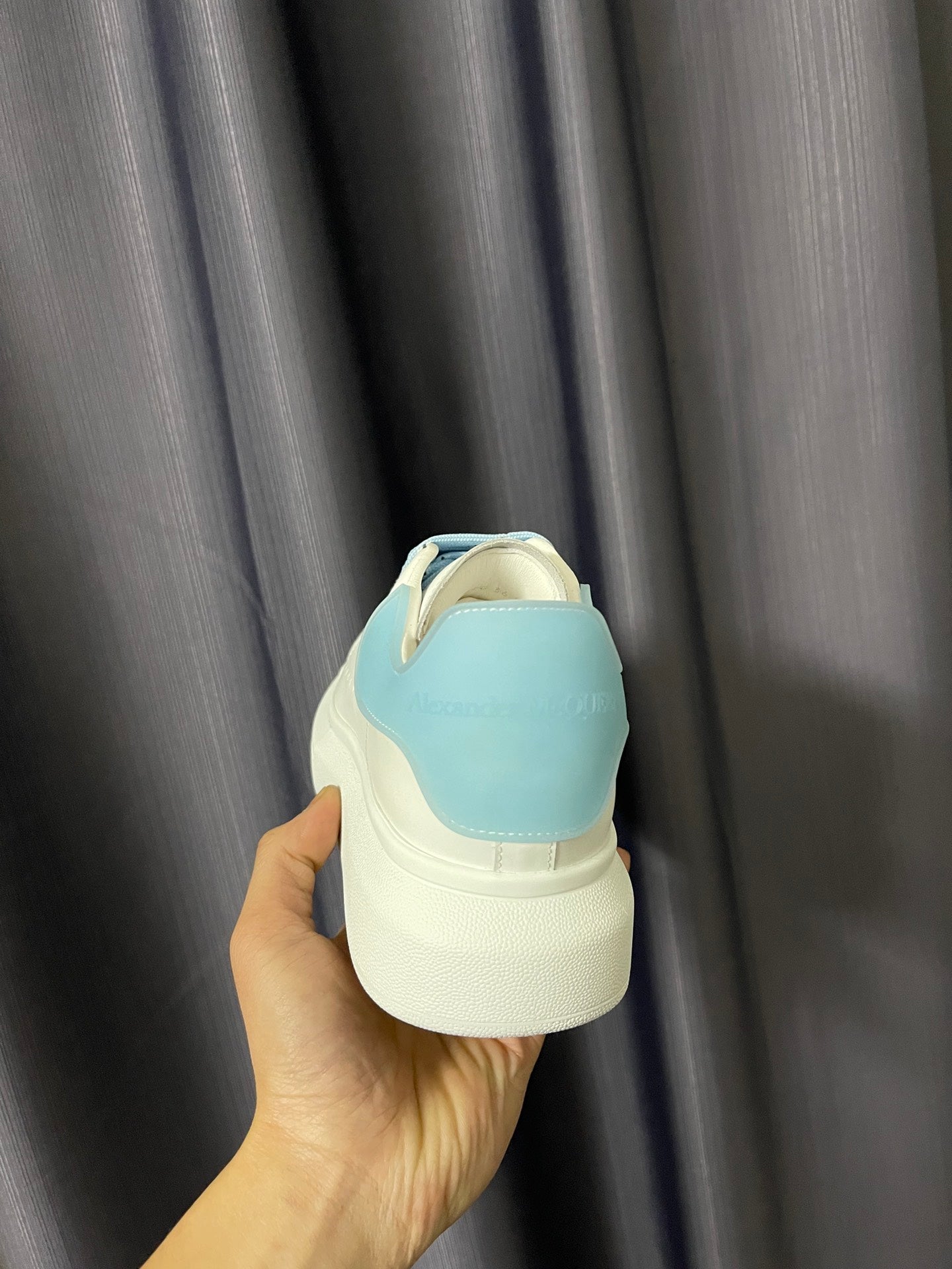透明藍滴膠尾，頂級版本。