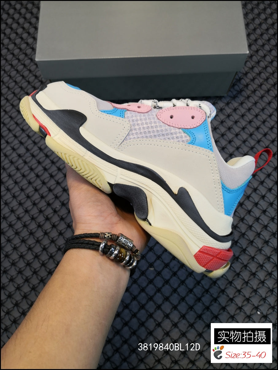 Good純原版本Balenciaga Triple S 原底八層組合巴黎世家老爹鞋原底八層組合原檔電繡同步公司字體對位不連線TPU原模亮底透氣孔厚度均勻原工藝水洗做舊效果完美公司玩家藝術家歡迎細節鑑賞！ ！ 碼數：35 36 37 38 39 40 41 42 43 44 45