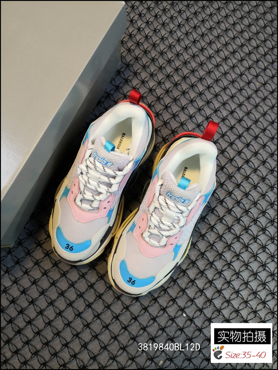 Good純原版本Balenciaga Triple S 原底八層組合巴黎世家老爹鞋原底八層組合原檔電繡同步公司字體對位不連線TPU原模亮底透氣孔厚度均勻原工藝水洗做舊效果完美公司玩家藝術家歡迎細節鑑賞！ ！ 碼數：35 36 37 38 39 40 41 42 43 44 45