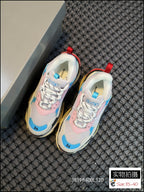 Good純原版本Balenciaga Triple S 原底八層組合巴黎世家老爹鞋原底八層組合原檔電繡同步公司字體對位不連線TPU原模亮底透氣孔厚度均勻原工藝水洗做舊效果完美公司玩家藝術家歡迎細節鑑賞！ ！ 碼數：35 36 37 38 39 40 41 42 43 44 45