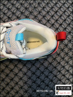 Good純原版本Balenciaga Triple S 原底八層組合巴黎世家老爹鞋原底八層組合原檔電繡同步公司字體對位不連線TPU原模亮底透氣孔厚度均勻原工藝水洗做舊效果完美公司玩家藝術家歡迎細節鑑賞！ ！ 碼數：35 36 37 38 39 40 41 42 43 44 45