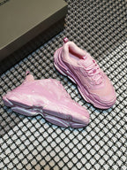 Good純原版本Balenciaga Triple S 原底八層組合巴黎世家老爹鞋原底八層組合原檔電繡同步公司字體對位不連線TPU原模亮底透氣孔厚度均勻原工藝水洗做舊效果完美公司玩家藝術家歡迎細節鑑賞！ ！ 碼數：35 36 37 38 39 40 41 42