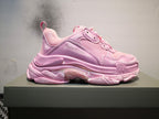 Good純原版本Balenciaga Triple S 原底八層組合巴黎世家老爹鞋原底八層組合原檔電繡同步公司字體對位不連線TPU原模亮底透氣孔厚度均勻原工藝水洗做舊效果完美公司玩家藝術家歡迎細節鑑賞！ ！ 碼數：35 36 37 38 39 40 41 42