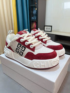 出廠🌹🌹《GIVENCHY》·紀梵希·高端版本專櫃同步發售🔝鞋面：意大利🇮🇹進口品牌logo印花布匹🌫 盡顯奢華，羊皮內裡加上雙層組合，腳感舒適，鞋底：原廠特供氣墊tup發泡大底，輕便專用包裝，38484