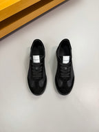 【GIVENCHY】紀梵希💰 -高端品質原單·休閒運動板鞋-鞋面：🔝反絨小牛皮、品牌圖騰布匹、鞋身絲網印刷品牌logo、鞋舌車縫品牌布標、後跟空壓品牌圖騰-內裡：水染牛皮-大底：原版TPR.版本； ：39-44(38.45.46.可訂做)·GVC0148