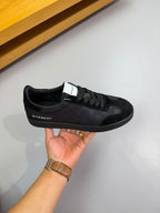 【GIVENCHY】紀梵希💰 -高端品質原單·休閒運動板鞋-鞋面：🔝反絨小牛皮、品牌圖騰布匹、鞋身絲網印刷品牌logo、鞋舌車縫品牌布標、後跟空壓品牌圖騰-內裡：水染牛皮-大底：原版TPR.版本； ：39-44(38.45.46.可訂做)·GVC0148