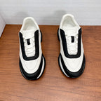 Givenchy/紀梵希新款男士皮革氣墊厚底運動鞋這款運動鞋採用進口柔軟納帕小牛皮鞋面，鞋舌及後跟飾以立體品牌logo標識，搭配橡膠大底，舒適輕便減震。柔軟牛皮內裡，標誌牛皮墊腳，四季專屬打造，上腳舒適透氣！ 碼數：39-40-41-42-43-44 標準皮鞋尺寸（38/45可訂做不退不換） 貨號：SL2306全皮白黑