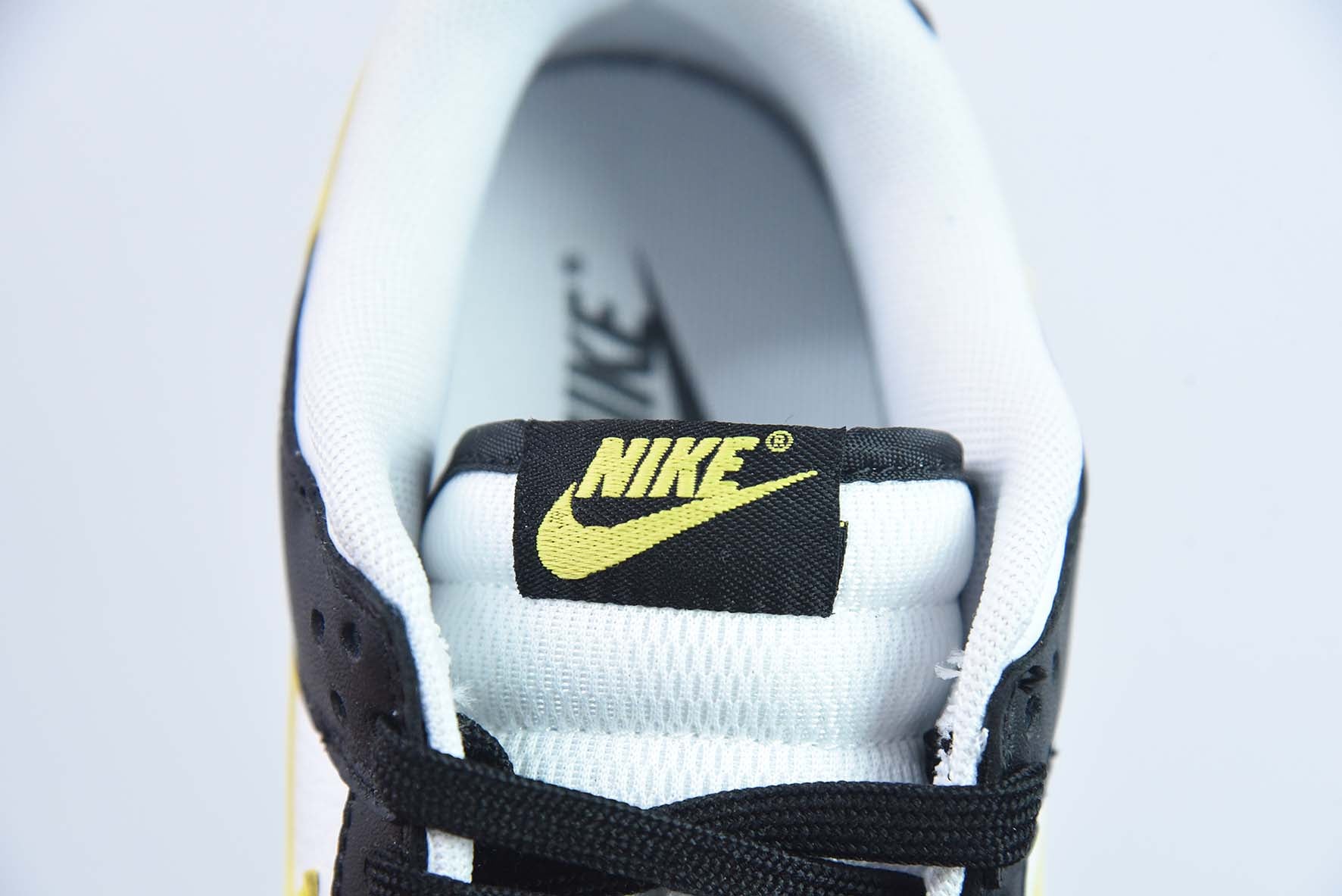 IFWX87813535 NK SB Dunk Low 「黑白黃」熊貓貨號：FQ2431 001 尺寸：36-47.5