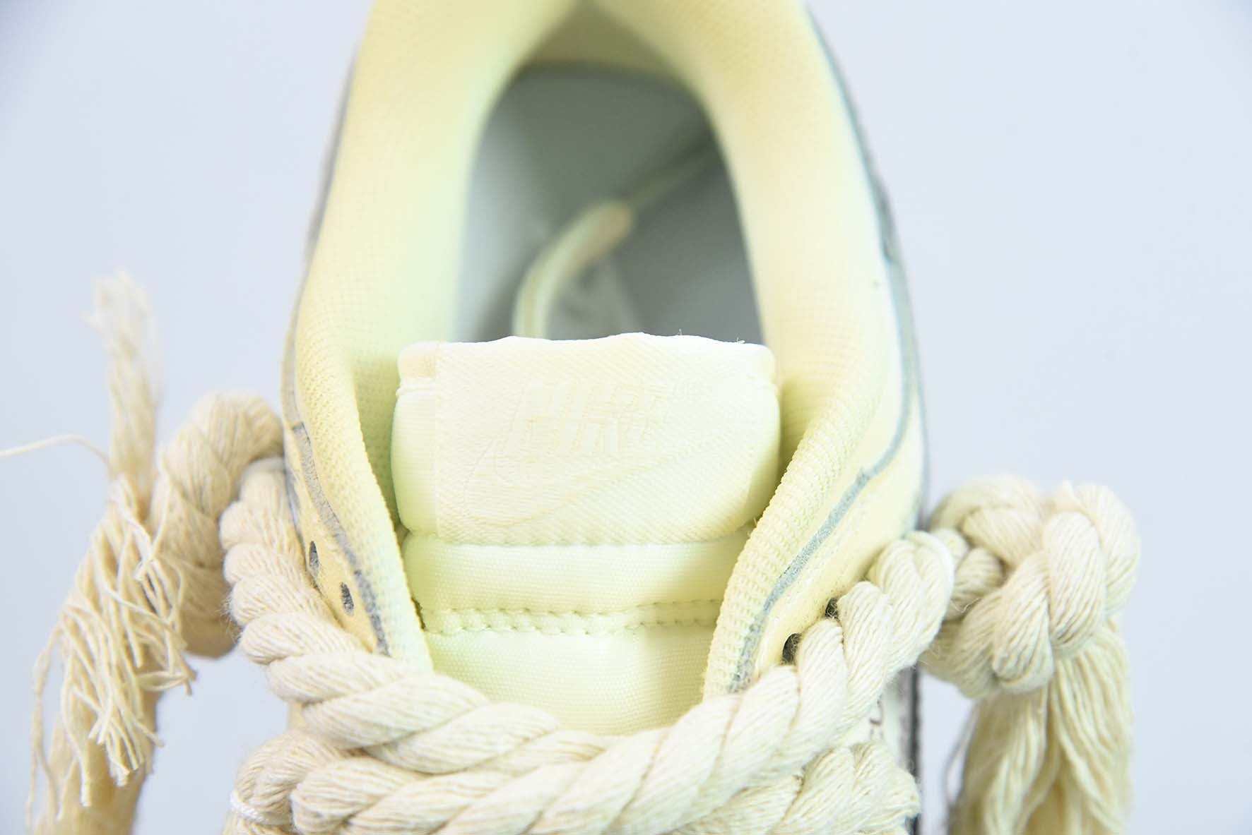 DSSF90649358 Nike Dunk Low"WhiteSail' 熱浪製造氧化做舊麻繩綁帶浸染沙漠低筒板鞋女款米白色尺碼：35.5-47.5 貨號：DD1503-121