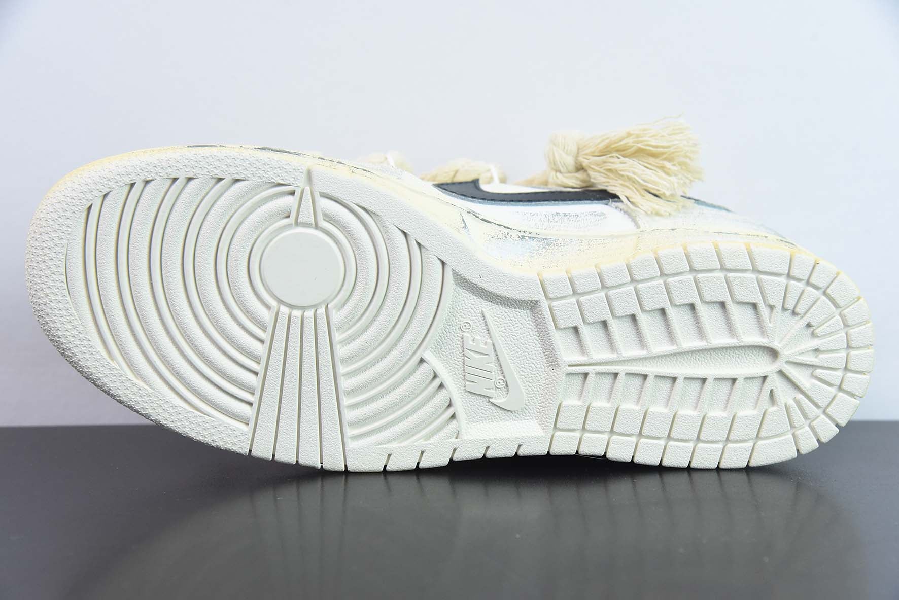 DSSF90649358 Nike Dunk Low"WhiteSail' 熱浪製造氧化做舊麻繩綁帶浸染沙漠低筒板鞋女款米白色尺碼：35.5-47.5 貨號：DD1503-121