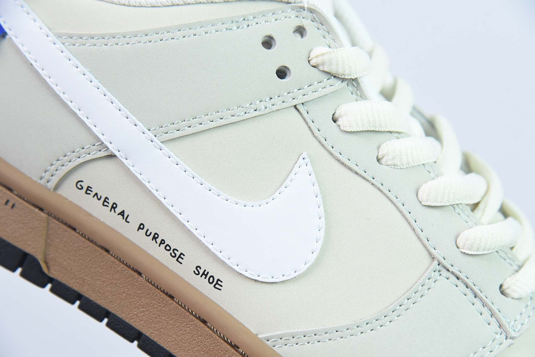 MNH35266941 NIKE SB Dunk Low 運動休閒低筒板鞋大友克洋麂皮米黃貨號：DD5896-020 尺寸：36-45