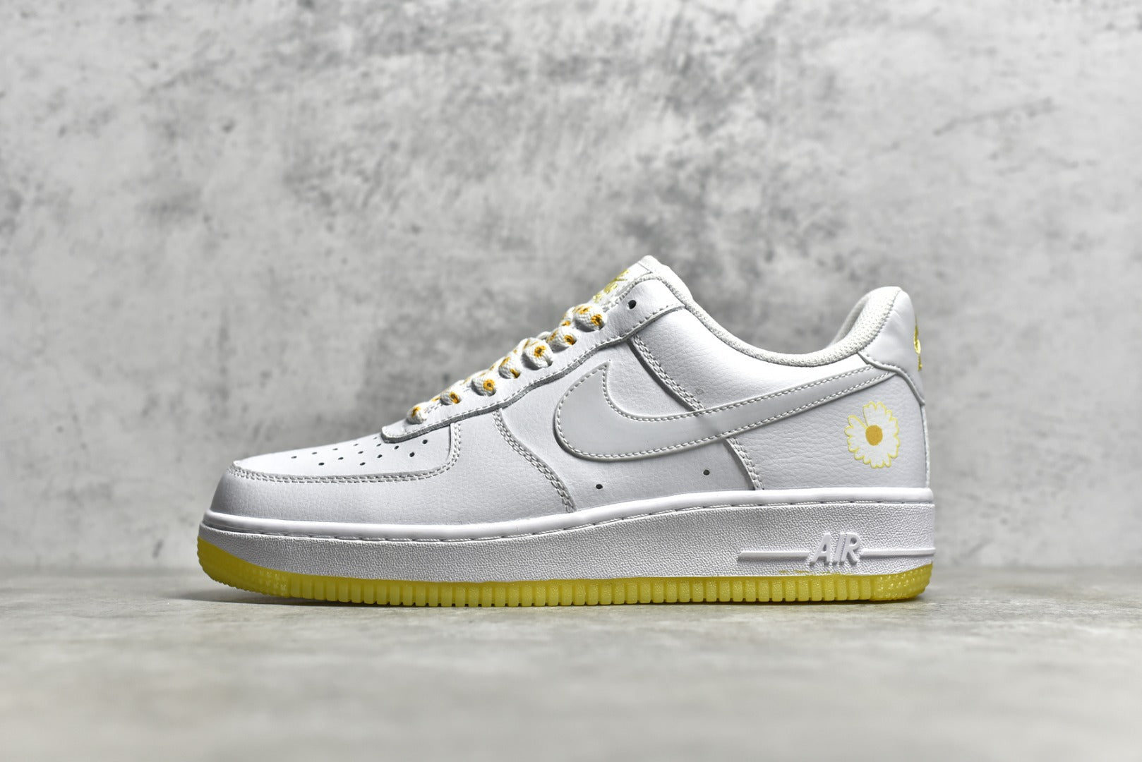 # 公司級NK Air Force 1 空軍一號黃雛菊官方同步原廠中底鋼印、拉幫完美官方貨號：CR6566-098 SIZE：36 36.5 375 36.5 385 36.5 385 36.5 385 36.5 385 36.5 385 36.5 385 36.5 385 36.5 385 3. 42.5 43 44 44.5 45