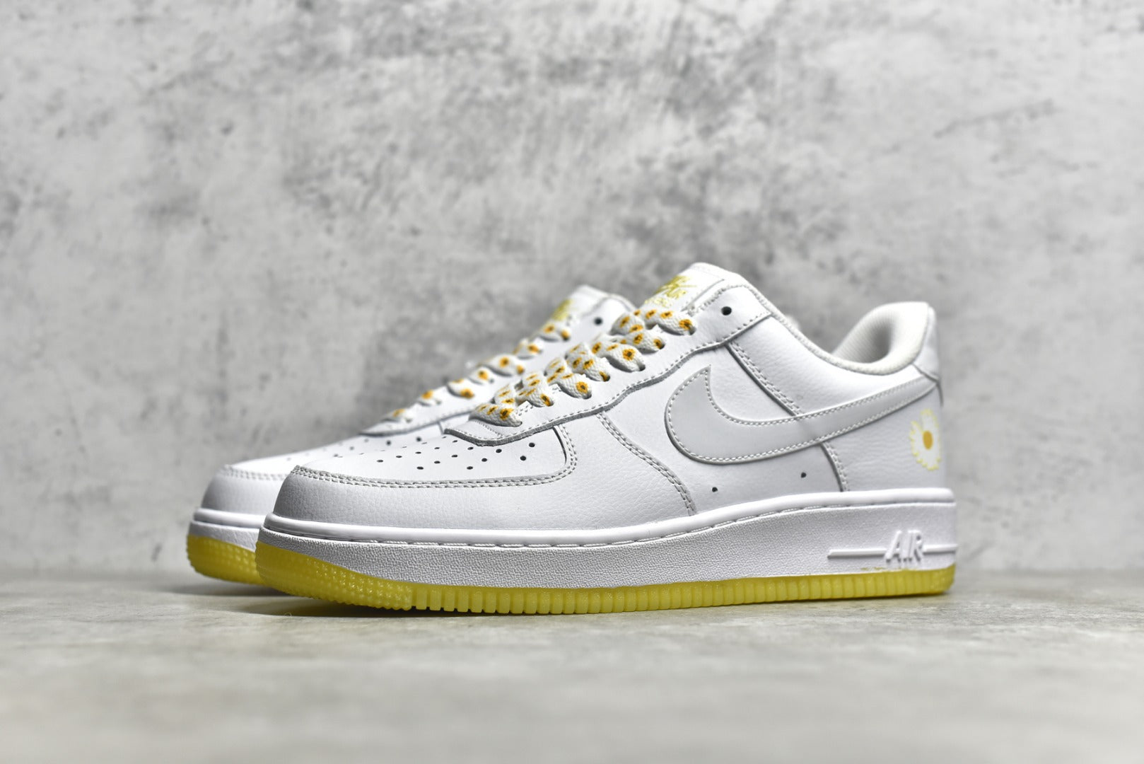 # 公司級NK Air Force 1 空軍一號黃雛菊官方同步原廠中底鋼印、拉幫完美官方貨號：CR6566-098 SIZE：36 36.5 375 36.5 385 36.5 385 36.5 385 36.5 385 36.5 385 36.5 385 36.5 385 36.5 385 3. 42.5 43 44 44.5 45