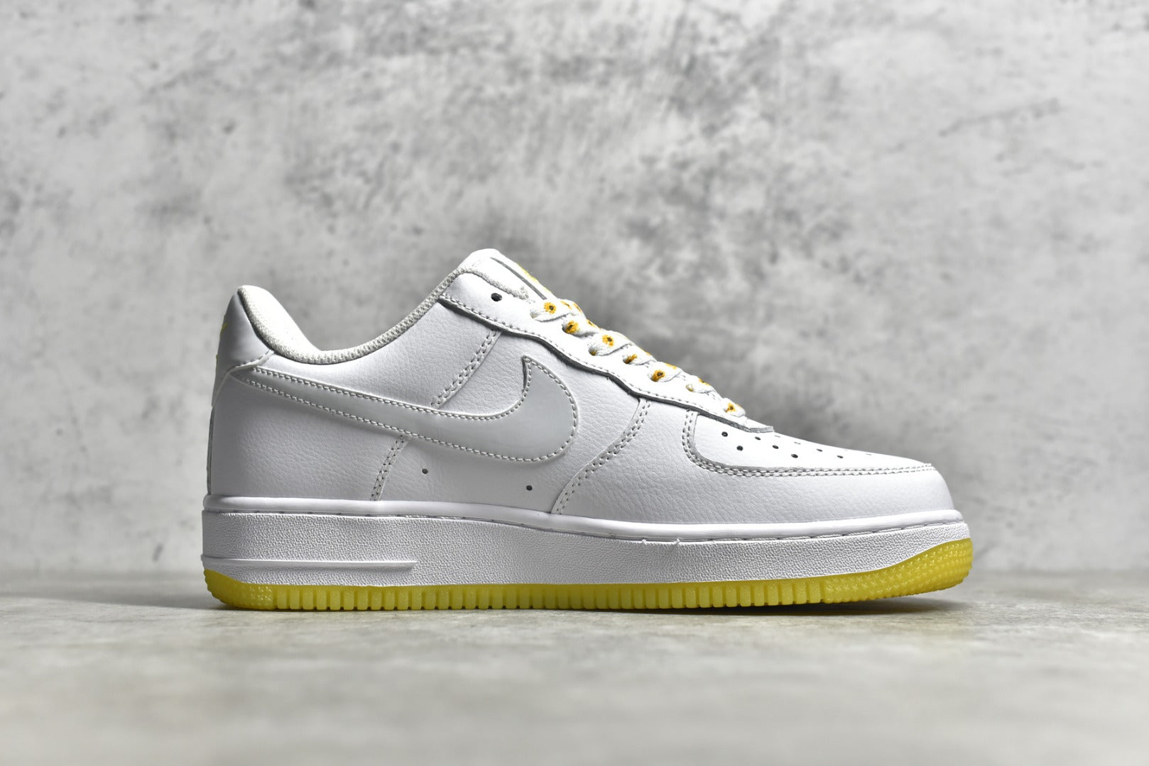 # 公司級NK Air Force 1 空軍一號黃雛菊官方同步原廠中底鋼印、拉幫完美官方貨號：CR6566-098 SIZE：36 36.5 375 36.5 385 36.5 385 36.5 385 36.5 385 36.5 385 36.5 385 36.5 385 36.5 385 3. 42.5 43 44 44.5 45