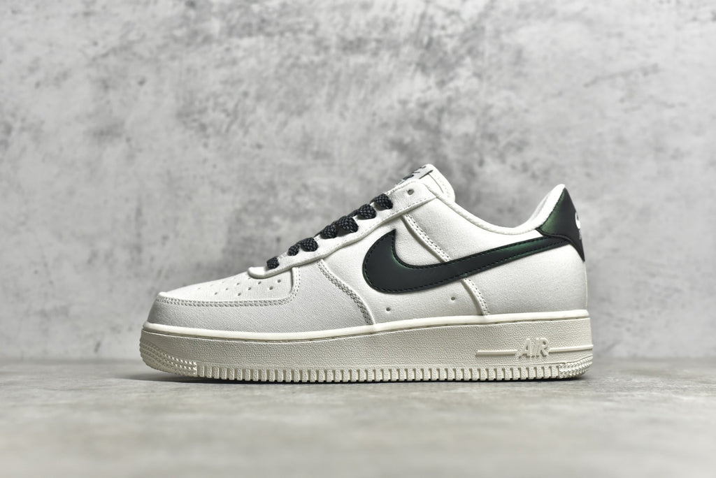 # 公司等級NK Air Force 1 '07 變色龍布面空軍一號低筒休閒板鞋3M反光進口牛筋布原楦頭原紙板純正空軍版型全掌內置全掌氣墊原盒配件原廠中底鋼印拉幫完美貨號：315122-104 SIZE：36 36.5 385 383 383 38383 3. 42 42.5 43 44 45