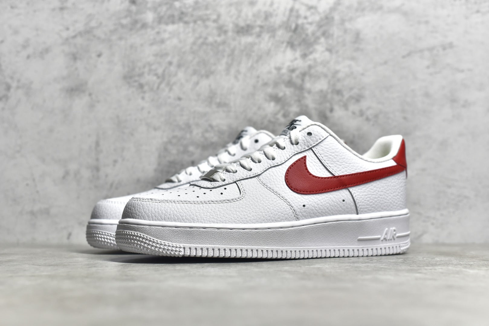 # 公司級NK Air Force 1 空軍一號白紅勾官方同步原楦頭原紙板打造純正空軍版型#專注外貿渠道全掌內置蜂窩氣墊#原盒配件原廠中底鋼印、拉幫完美官方貨號：DN1430-102 SIZE：36 36.5 37.5 38 38.45 43845.45 4.454 4. 43 44 44.5 45