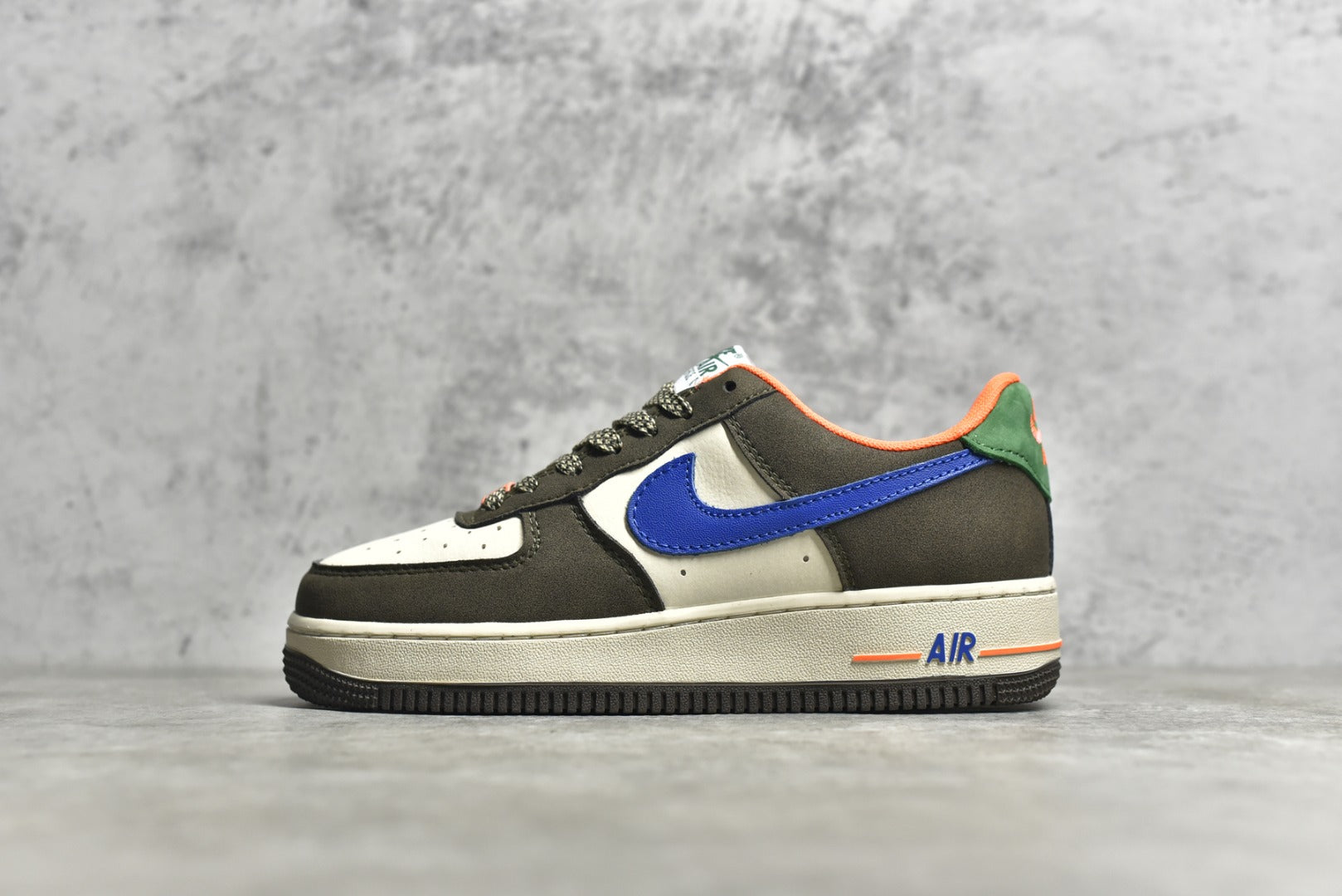 # 公司級NK Air Force 1 空軍一號深棕藍官方同步原廠中底鋼印、拉幫完美官方貨號：DH7568-001 SIZE：36 36.5 375 36.5 385 36.5 385 36.5 37.5 38385 38385 453 36. 42.5 43 44 44.5 45