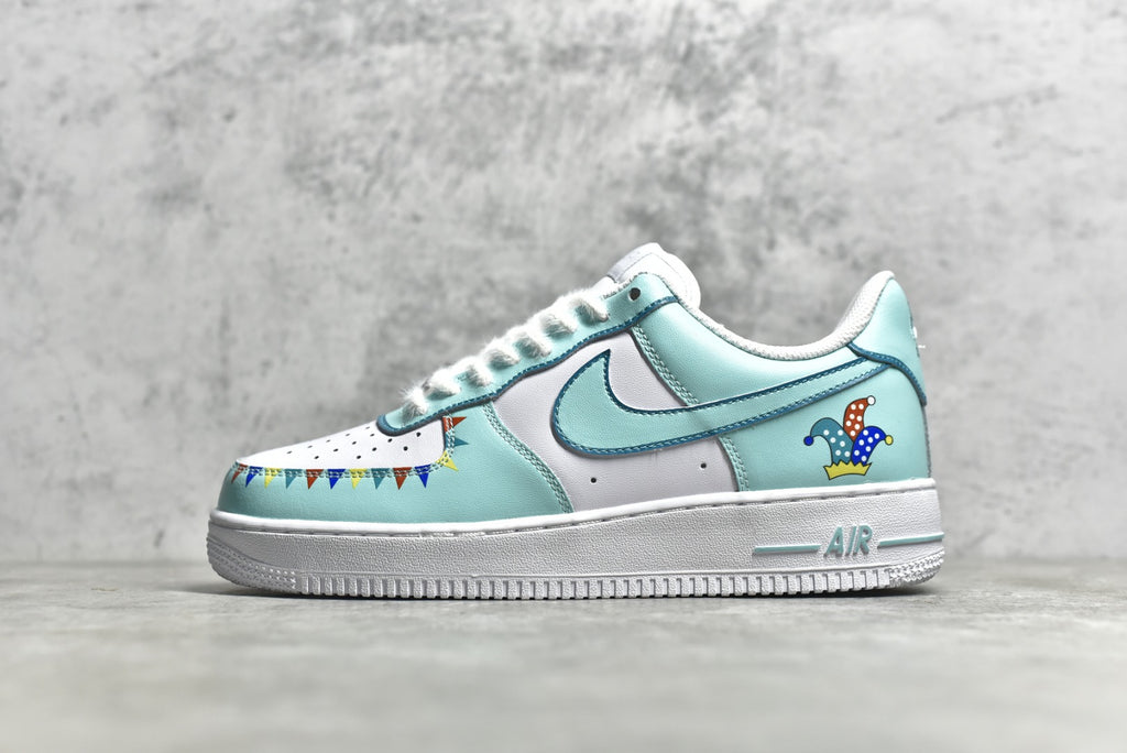 # 公司级别 官方爆款定制 二次元主题 NK Air Force 1 Low’07 马戏团配色 空军一号低帮休闲板鞋 定制皮料 原厂3D打印 定制鞋盒 原楦原纸板 纯正空军版型 内置全掌气垫 货号：CW2288-111 Size：36 36.5 37.5 38 38.5 39 40 40.5 41 42 42.5 43 44 44.5 45