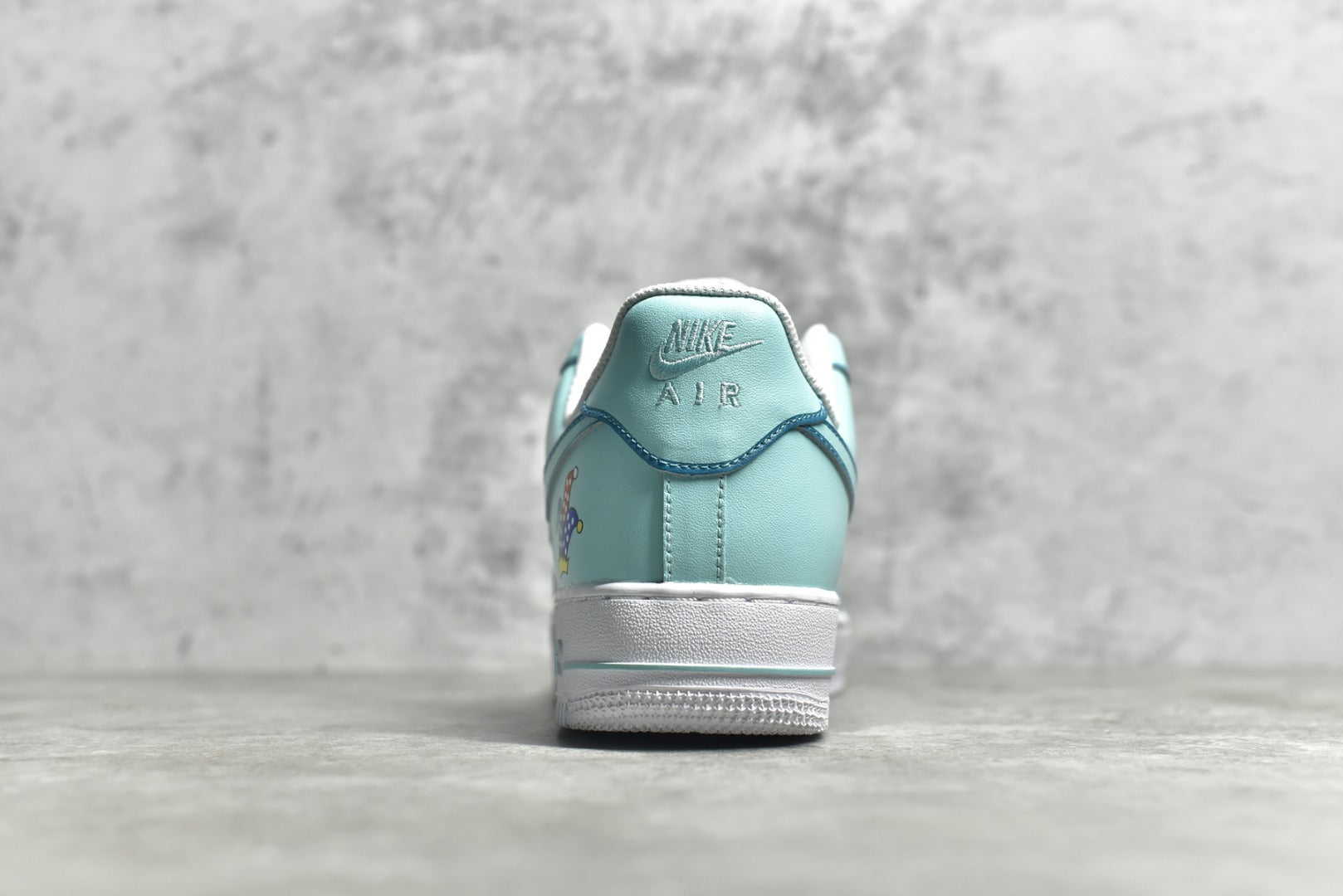 # 公司级别 官方爆款定制 二次元主题 NK Air Force 1 Low’07 马戏团配色 空军一号低帮休闲板鞋 定制皮料 原厂3D打印 定制鞋盒 原楦原纸板 纯正空军版型 内置全掌气垫 货号：CW2288-111 Size：36 36.5 37.5 38 38.5 39 40 40.5 41 42 42.5 43 44 44.5 45