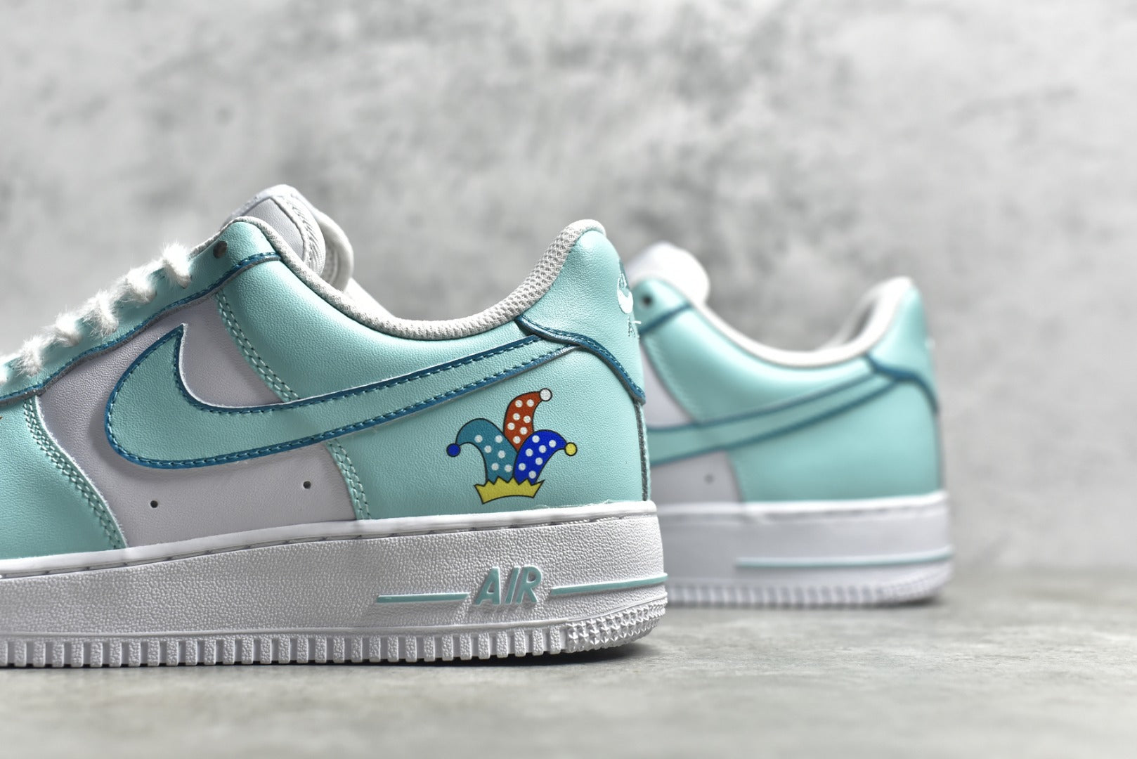 # 公司级别 官方爆款定制 二次元主题 NK Air Force 1 Low’07 马戏团配色 空军一号低帮休闲板鞋 定制皮料 原厂3D打印 定制鞋盒 原楦原纸板 纯正空军版型 内置全掌气垫 货号：CW2288-111 Size：36 36.5 37.5 38 38.5 39 40 40.5 41 42 42.5 43 44 44.5 45