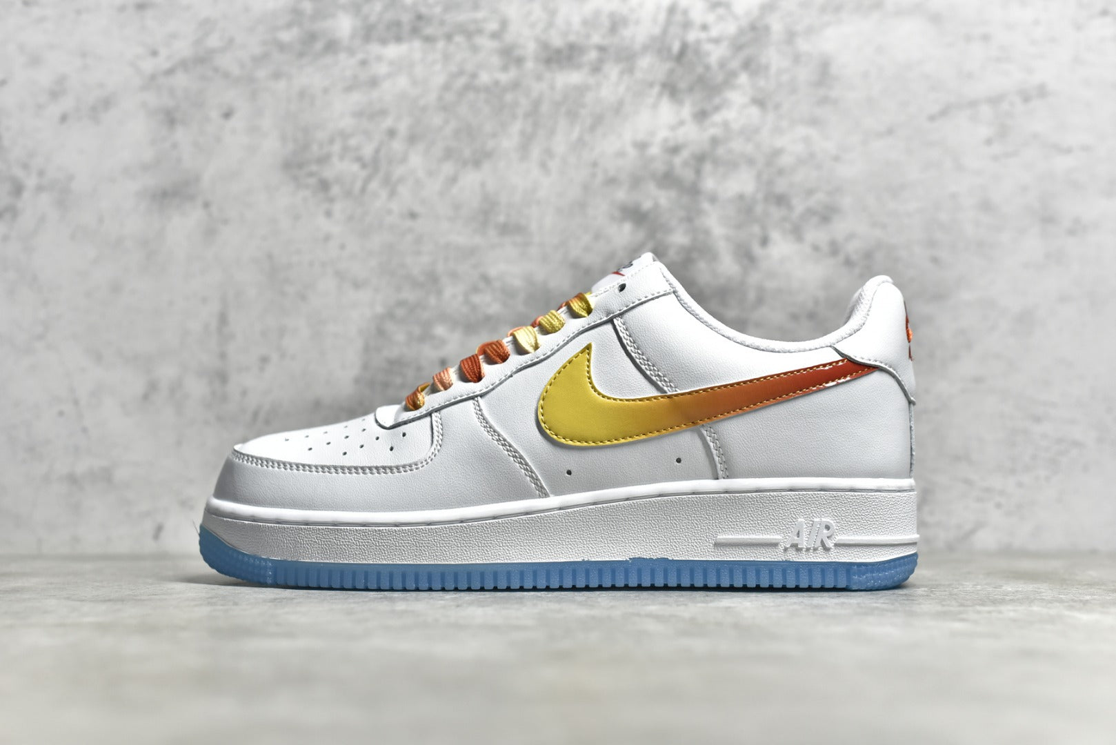 # 公司等級NK Air Force 1 Low '07 白紅黃漸變低幫空軍一號休閒板鞋原廠鞋盒訂製皮料原楦原紙板水晶大底純正版型高清潔度內置全掌氣墊貨號：NJ5696-789 Size：36 36.5 37.5 4584. 43 44 44.5 45