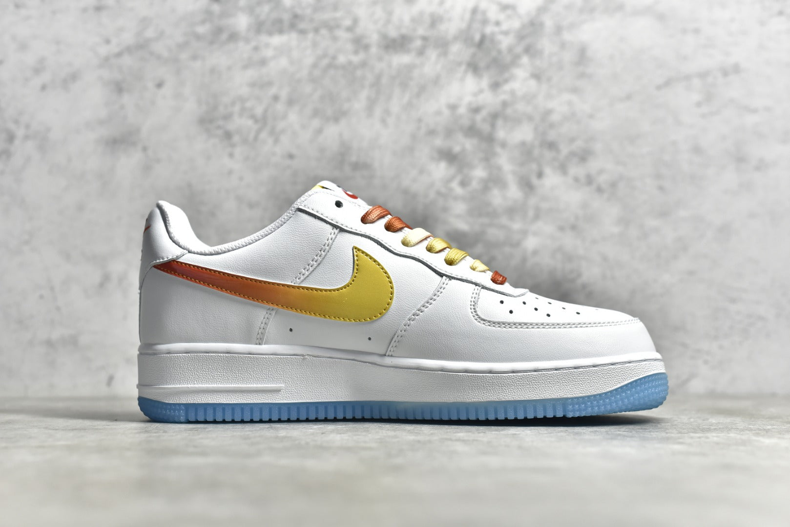 # 公司等級NK Air Force 1 Low '07 白紅黃漸變低幫空軍一號休閒板鞋原廠鞋盒訂製皮料原楦原紙板水晶大底純正版型高清潔度內置全掌氣墊貨號：NJ5696-789 Size：36 36.5 37.5 4584. 43 44 44.5 45