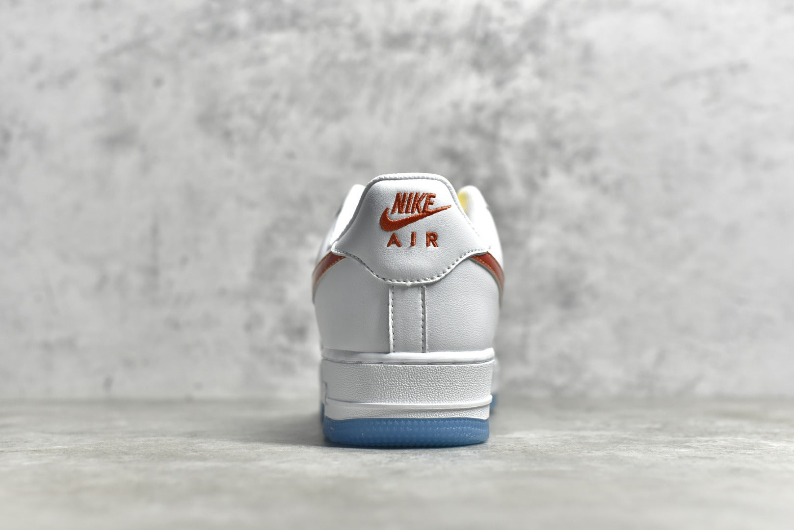 # 公司等級NK Air Force 1 Low '07 白紅黃漸變低幫空軍一號休閒板鞋原廠鞋盒訂製皮料原楦原紙板水晶大底純正版型高清潔度內置全掌氣墊貨號：NJ5696-789 Size：36 36.5 37.5 4584. 43 44 44.5 45