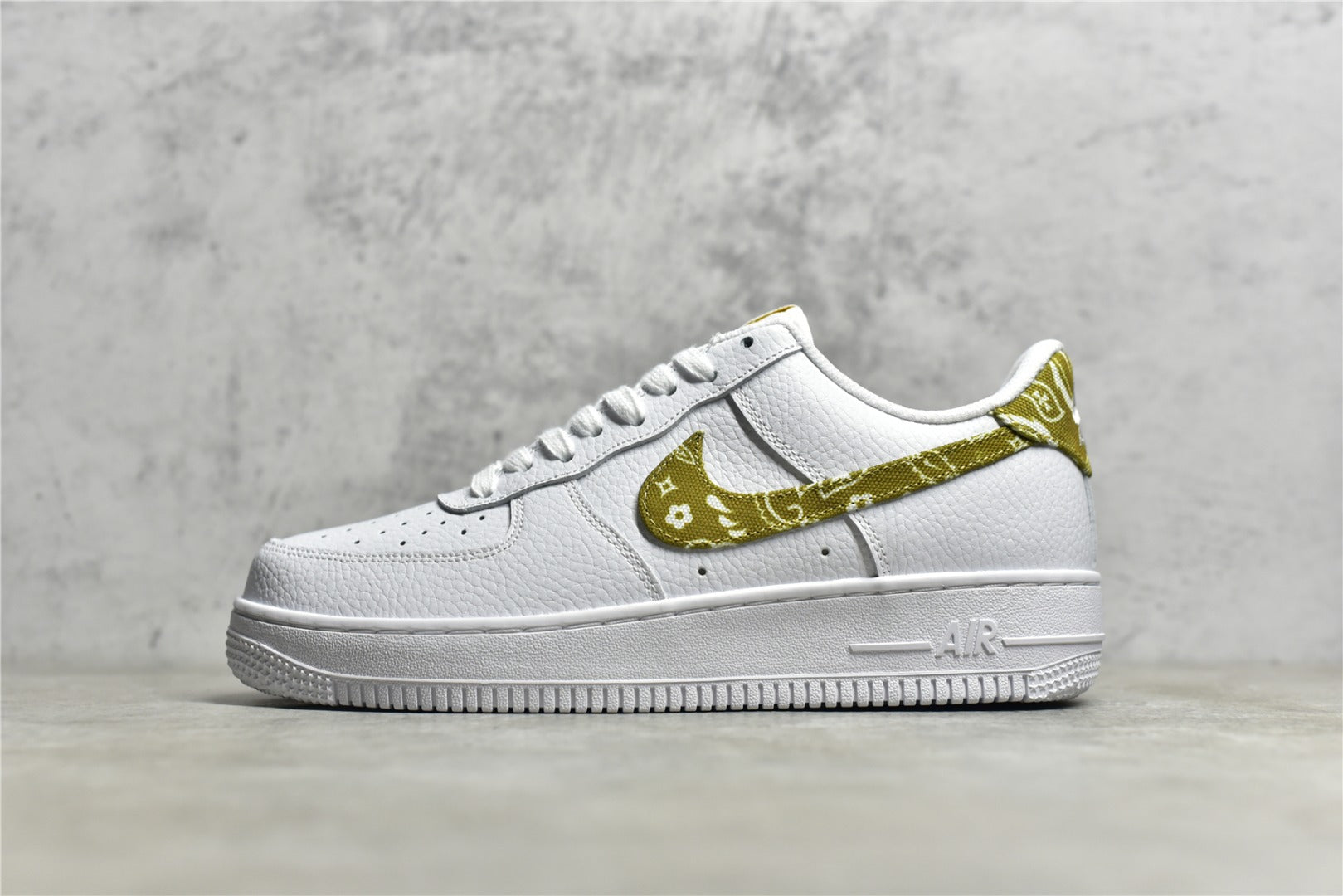 # 公司級Nk Air Force 1'07 Low 空軍一號低幫休閒板鞋DJ9942-101 尺寸：36 36.5 37.5 38 38.5 39 40 40.5 41 42 42.5 43 4454.5 44454.5 44