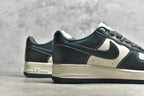 # 公司等級NK Air Force 1 Low '07 米墨綠滿天星配色空軍一號低筒休閒板鞋原廠訂製皮料定製鞋盒原楦原紙板純正版型高清潔度內置全掌氣墊（附贈鞋帶一副）貨號：LU6965-756 Size：36 36.5 37.536.5 37.5 383 4536. 42.5 43 44 44.5 45