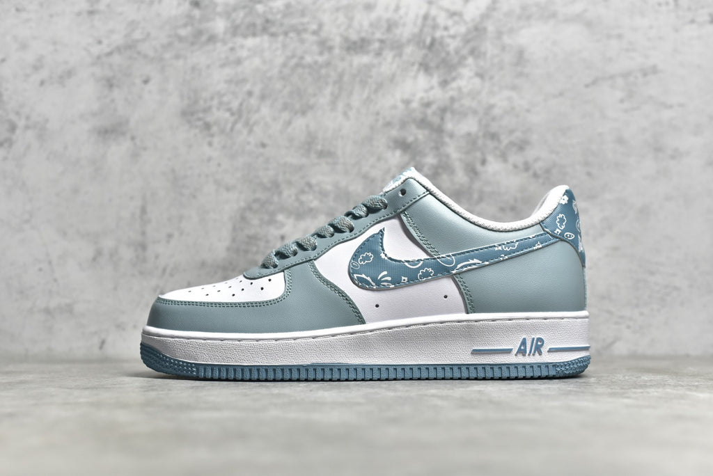# 公司等級NK Air Force 1 Low '07 白藍色腰果花配色空軍一號低筒休閒板鞋原廠訂製皮料訂製腰果花鞋盒原楦原紙板純正版型正品NFC感應晶片高清潔度內建全掌氣墊貨號：XM9612-092 Size：36 36.5 38385 383. 42 42.5 43 44 44.5 45