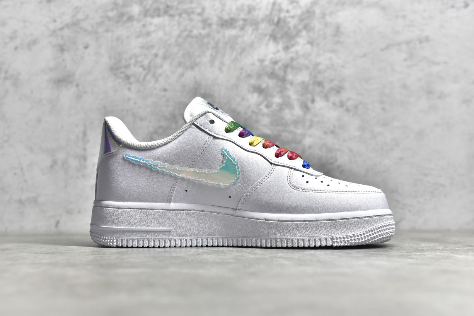 # 公司等級NK Air Force 1 空軍一號七彩鐳射官方同步原廠級原楦頭原紙板打造純正空軍版型#專注外貿渠道全掌內置蜂窩氣墊#原盒配件原廠中底鋼印、拉幫完美官方貨號：DC1699-100 SIZE：36 36.5 375 50375. 42 42.5 43 44 44.5 45