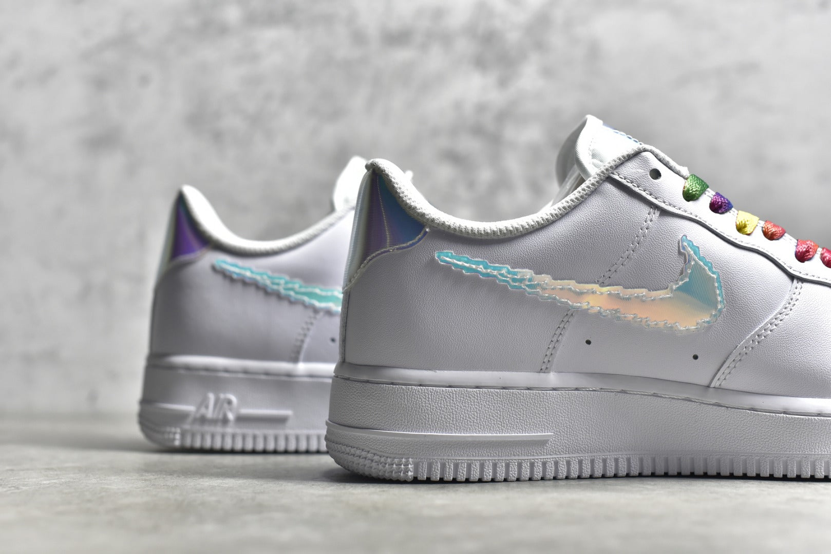 # 公司等級NK Air Force 1 空軍一號七彩鐳射官方同步原廠級原楦頭原紙板打造純正空軍版型#專注外貿渠道全掌內置蜂窩氣墊#原盒配件原廠中底鋼印、拉幫完美官方貨號：DC1699-100 SIZE：36 36.5 375 50375. 42 42.5 43 44 44.5 45