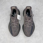 純原版Yeezy Boost 350 V2 黑滿天星貨號：FU9007全套原楦原紙版原鞋開模完美打造採用辰元飛織魚絲網原廠面非進口機台大底原廠半透明RB巴斯夫滿釘大底原廠東莞百宏3M反光鞋帶質感一致原廠鑫成新粉原鞋墊LOGO膠漿印花鈦金針與高士馬克線針車精工打造一切遵循原廠指令單採購同源原材採購全套原廠進口材料原紙版原楦頭一切同源公司大幾率過驗混賣無壓力